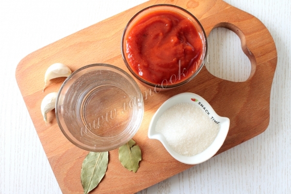 Ingredienti per salsa di pomodoro per spaghetti
