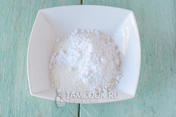 Kombinirajte šećer u prahu i kokoseve strugotine