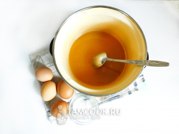 Öl mit Honig und Zucker erhitzen