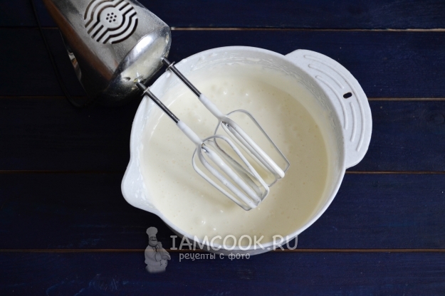 Agregue mantequilla con leche condensada