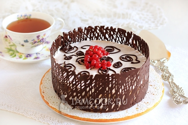 बेकिंग के बिना जामुन के साथ एक केक का फोटो