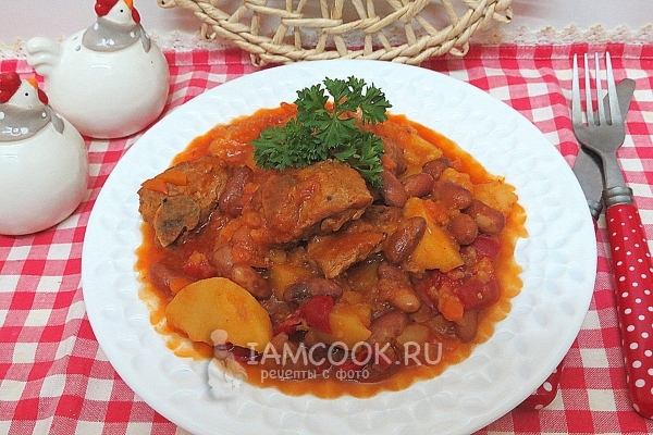 Foto de papas guisadas con frijoles y carne