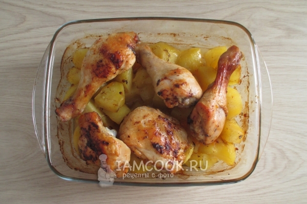 Recept na dušené brambory s kuřecím masem v troubě