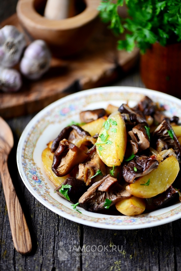 用干蘑菇炖土豆的食谱