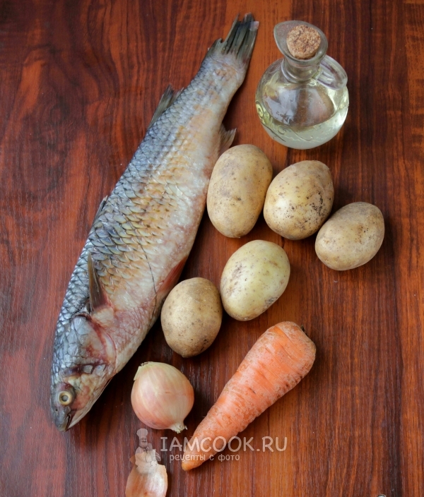 המצרכים לדגים מתובלים עם תפוחי אדמה