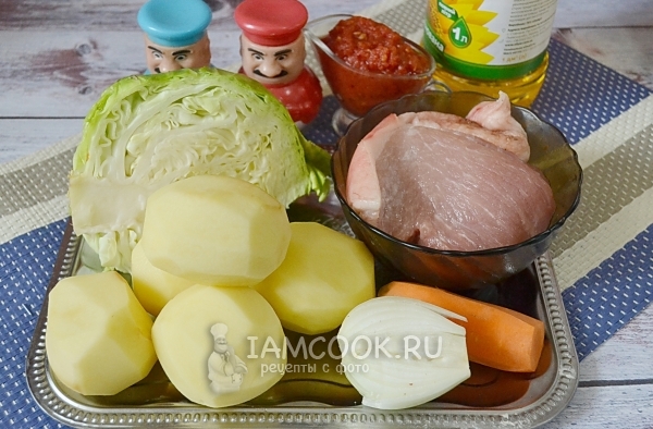 Ingredienser til stuet svinekød med kål og kartofler