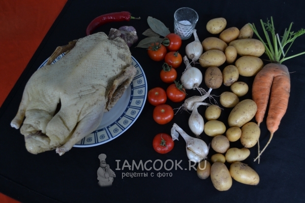 Bestandteile für gedämpfte Ente mit Kartoffeln in Kazan