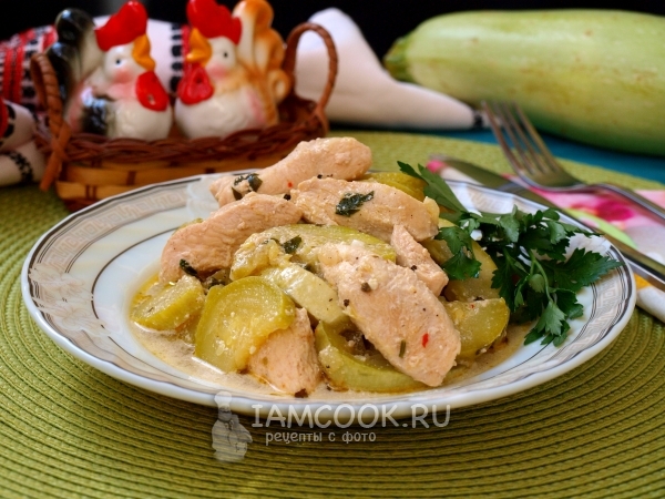 चिकन के साथ stewed zucchini का फोटो