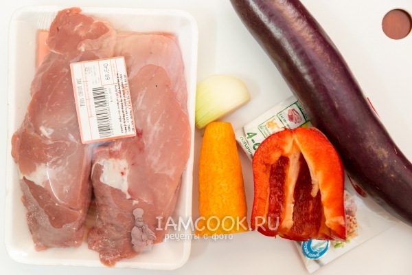 Ingredienser til stuet kartofler med kød og grøntsager
