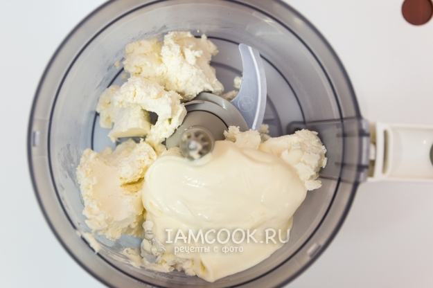 Συνδυάστε το τυρί cottage με ξινή κρέμα