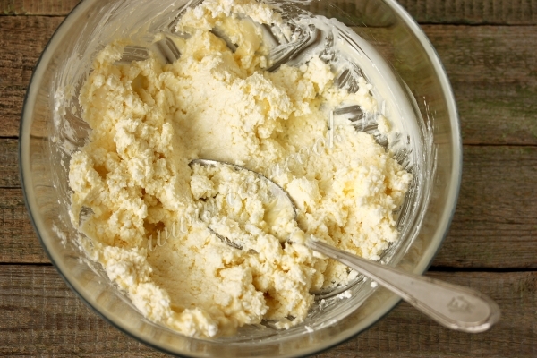 גבינת קוטג 'מטוגנת בחמאה