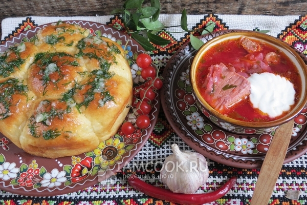 与pampushkas乌克兰罗宋汤的食谱