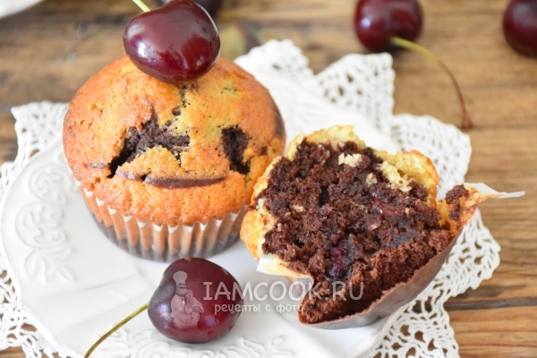 Vanilkové čokoládové muffiny s třešněmi