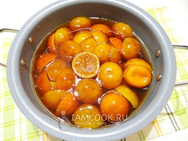 Brew tangerines in syrup