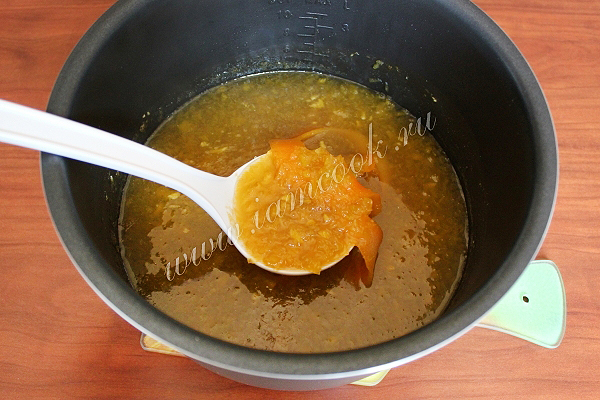हम कद्दू और संतरे से जाम पकाते हैं