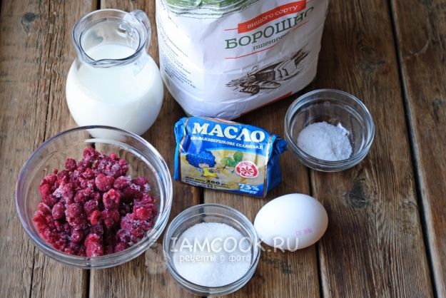 Ingredients for dumplings with raspberries