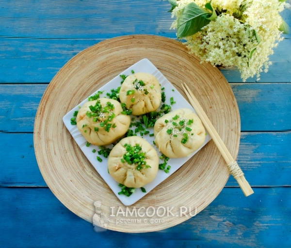A recipe for vegetarian paozi pastries with cabbage and mushrooms