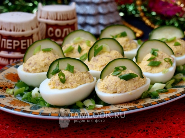 Recipe for eggs stuffed with cod liver