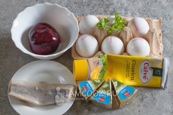 Ingredienser til æg fyldt med sild og rødbeder
