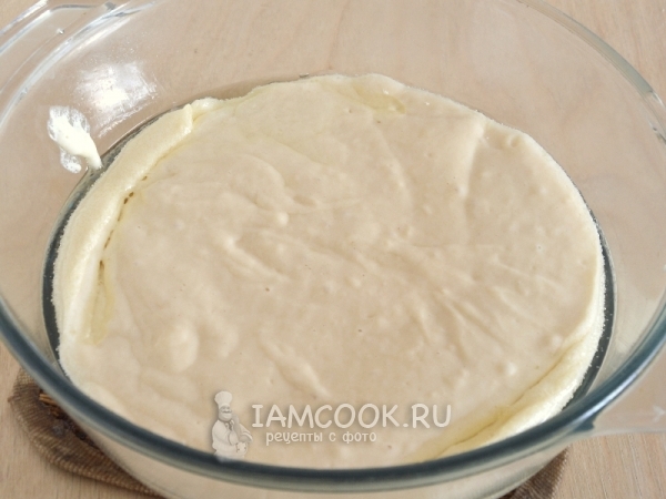 Pour the dough into the mold