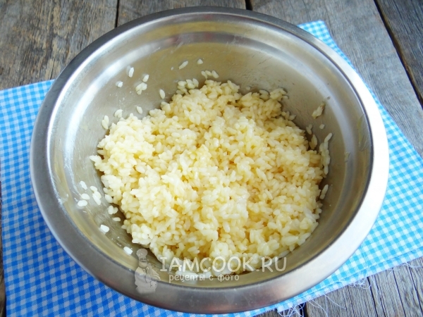 Revuelva el arroz con huevo