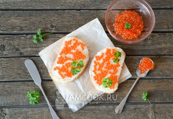 Resep untuk mengaramkan kaviar merah di rumah