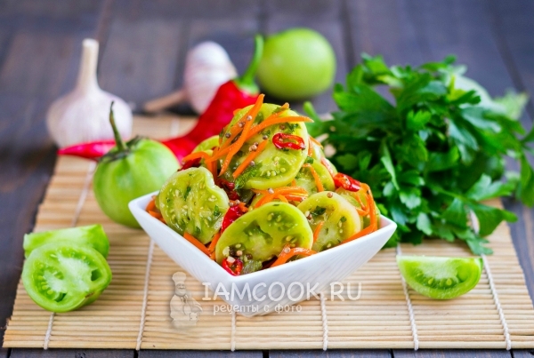 Снимка на зелени домати на корейски