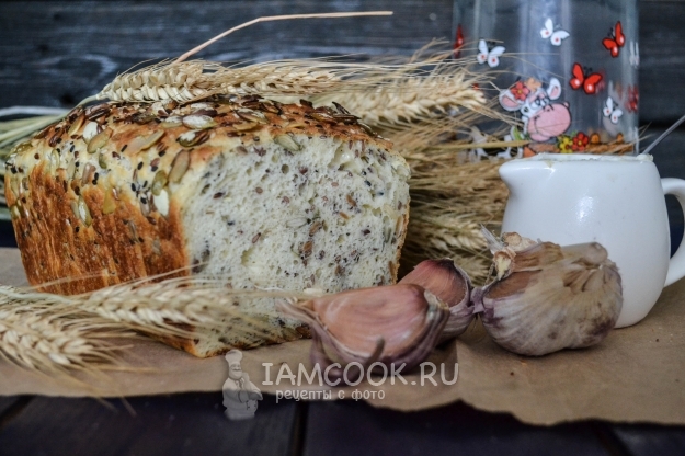 ओवन में अनाज की रोटी का फोटो