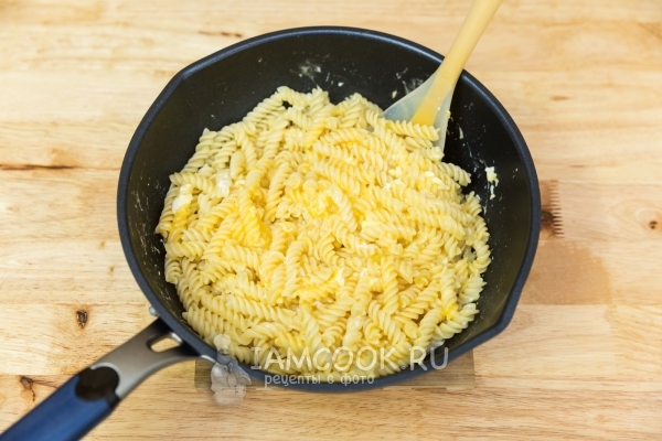 Steg pasta med æg