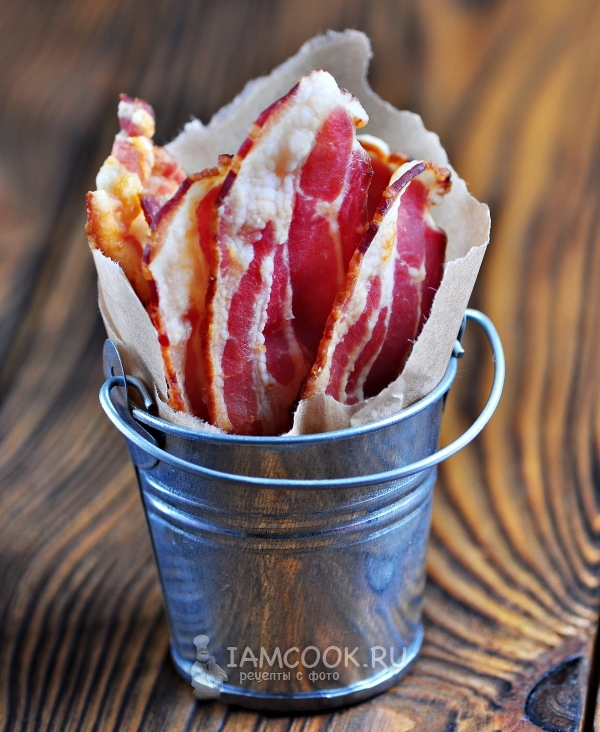 Fotografie smažené slaniny ve pánvi